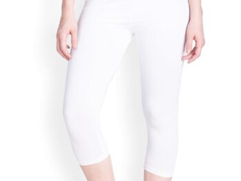 Lyra Women Solid Premium Cotton Capri Mid Waist Fashionwear