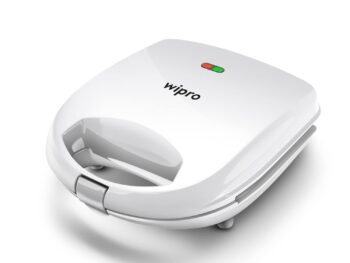 Wipro Vesta BS101 700 Watt Premium Sandwich Maker cum Toaster, White, Automatic Temperature Control, Smart LED Indicator, Non-stick-BPA& PFOA White,1 Year Warranty, Regular Bread Size for 2 Slices